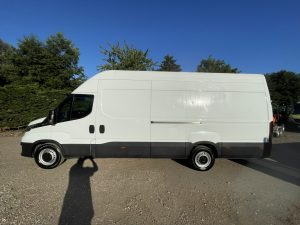 IVECO	Daily 35S14 Diesel 2.3 H/R VAN 3520L WB HI-MAT Auto (2287 cc)-image