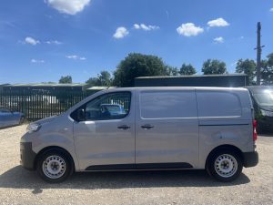 PEUGEOT	Expert Standard Diesel 1000 1.5 Blue HDI 100 Professional (1499 cc) Van-image