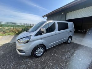 FORD	Transit Custom 320 L1 Diesel 2.0 EcoBlue 130PS Low Roof D/CAB-image