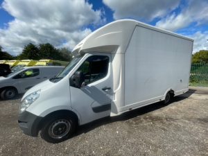 RENAULT	Master LH35 B-Ness Energy (2298cc) Low Loader Luton-image
