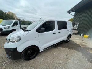 PEUGEOT	Expert Standard Diesel 1200 2.0 Blue HDI 145 Professional (1997 cc) Van-image