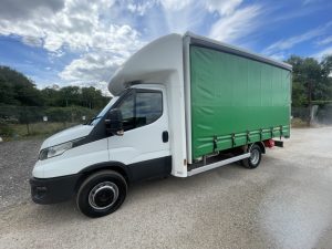 IVECO	Daily 70C18B Auto Curtainside-image